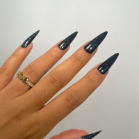 Black Star // Stiletto