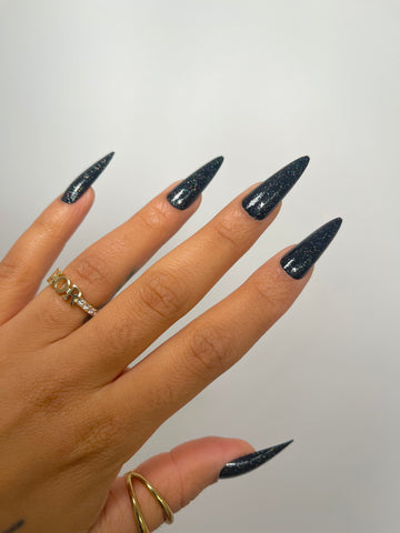 Black Star // Stiletto