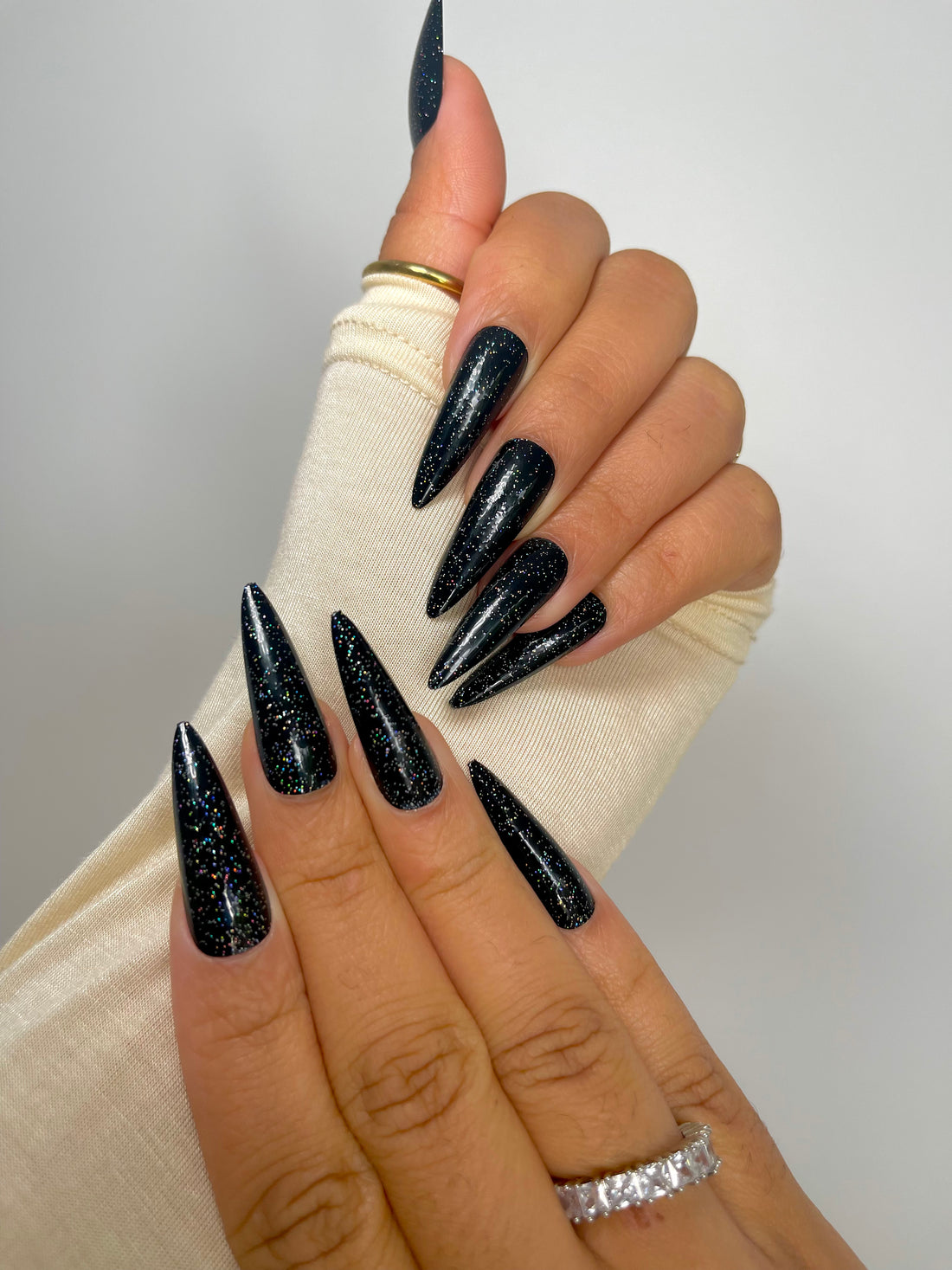 Black Star // Stiletto